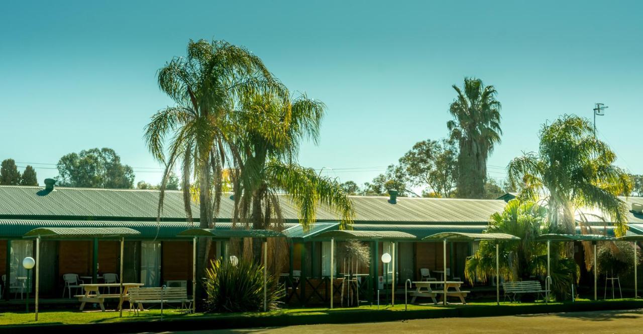 Deniliquin Country Club Motor Inn Exterior photo