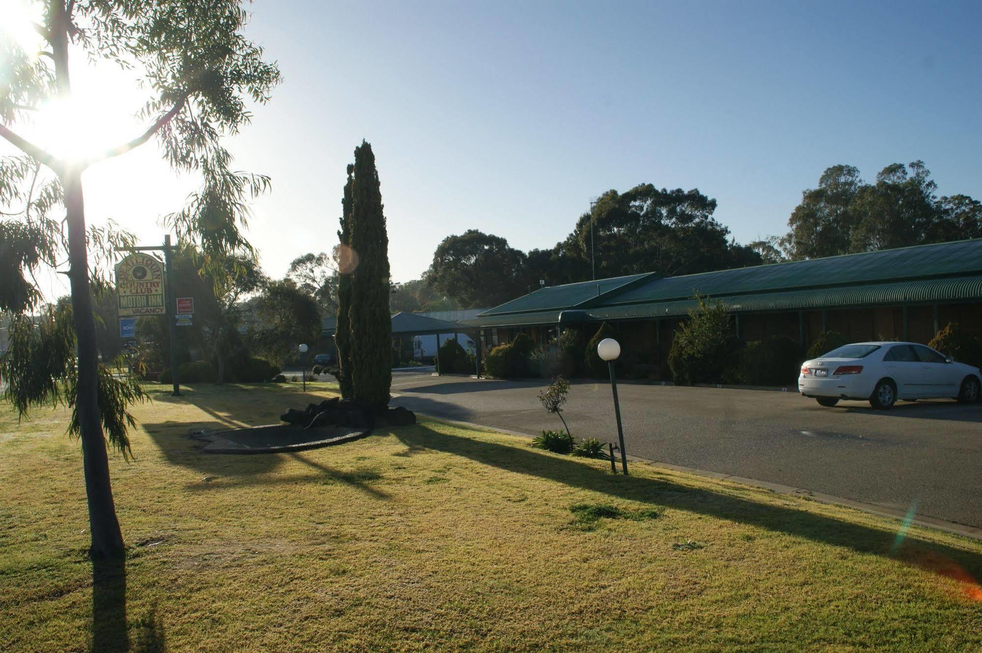 Deniliquin Country Club Motor Inn Exterior photo